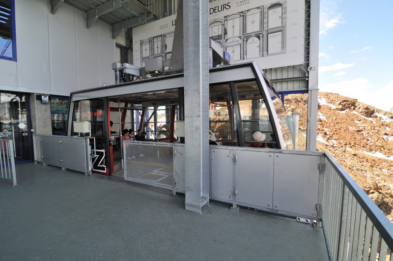 ピッツ・ネイル駅 [Piz Nair 3030m]