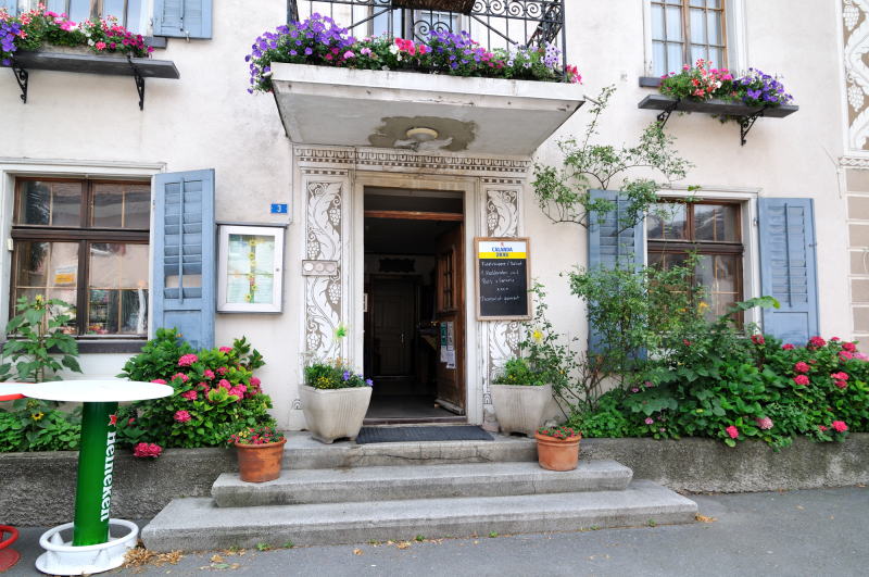 昼食のレストラン前(マインフェルト)