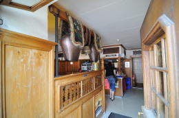 レストラン内のカウベル(マインフェルト)