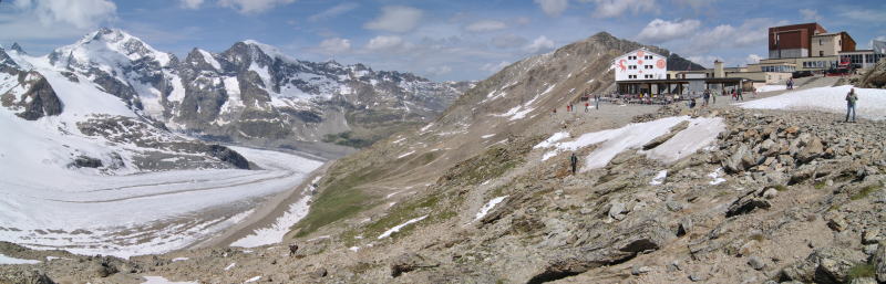 ベルニナアルプスと展望台